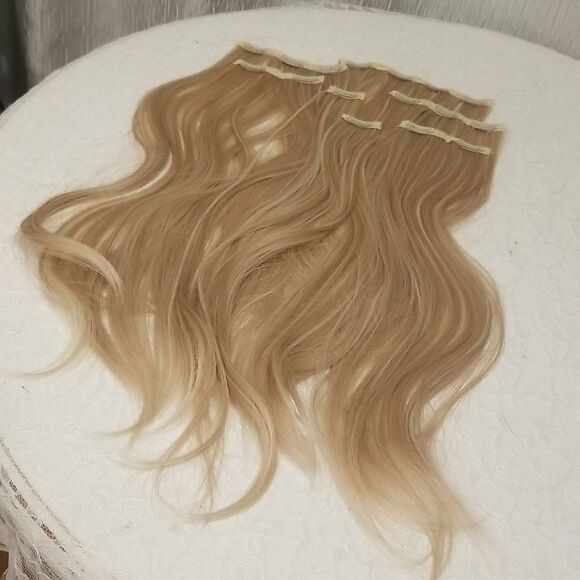 Dirty blonde Clip in human hair extensions 22" - Picture 9 of 16